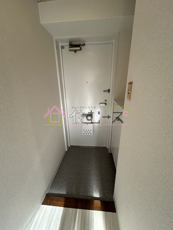 シャトー元町 玄関