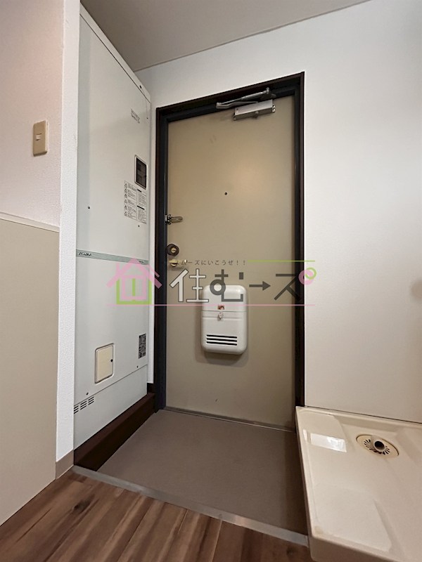 プチヴェルジュ 玄関