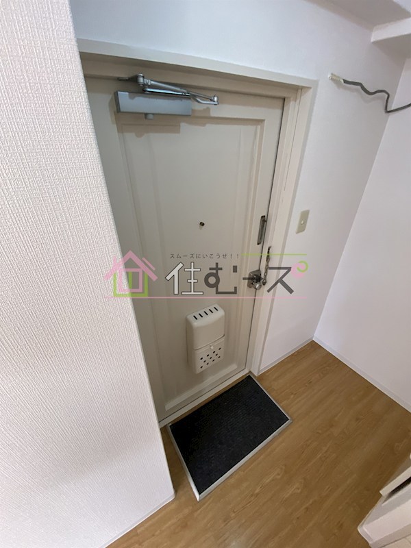 ハイツワールド 玄関