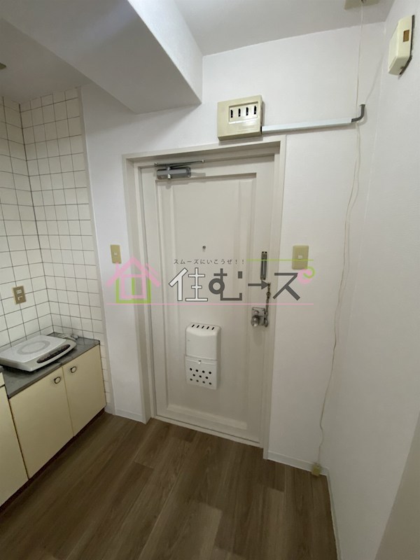 ハイツワールド 玄関