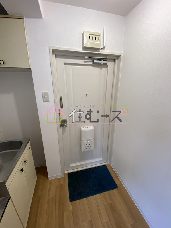 ハイツワールド 玄関