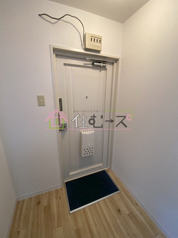 ハイツワールド 玄関