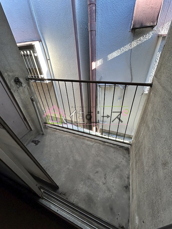 港区三先戸建て ベランダ