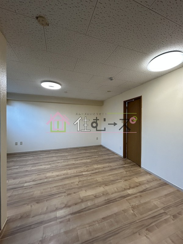 ヴィラナリー港晴 リビング