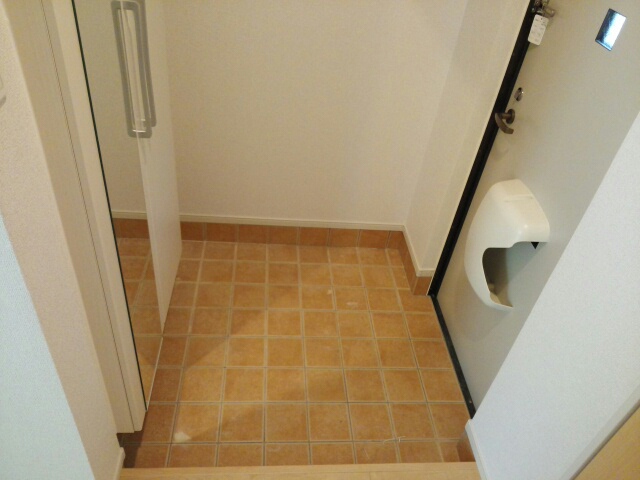 メゾン・ド・アルモニー 玄関