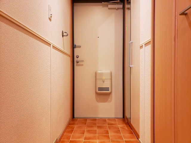 フォンテーヌ　（玉串町西） 玄関