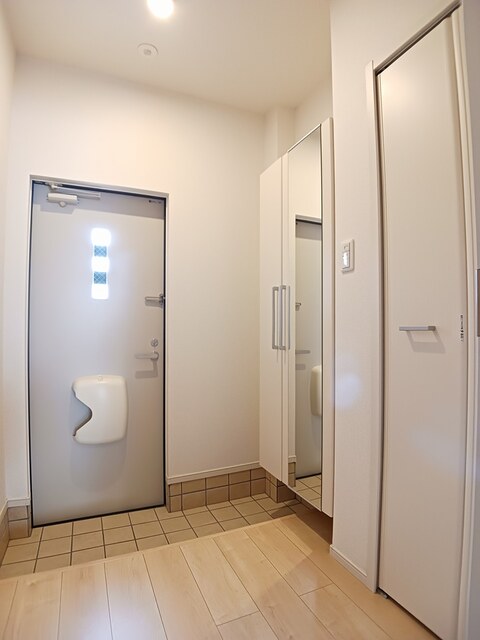 フィオーレ・エム 玄関