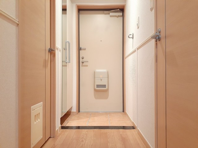 グランソレイユ　（川俣） 玄関