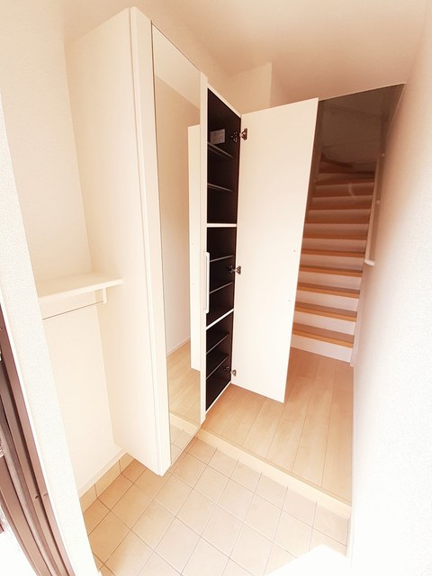 メゾン　ド　ソレイユ　東岸和田 玄関