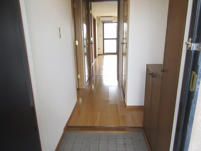 リブェール宝塚Ⅱ 玄関