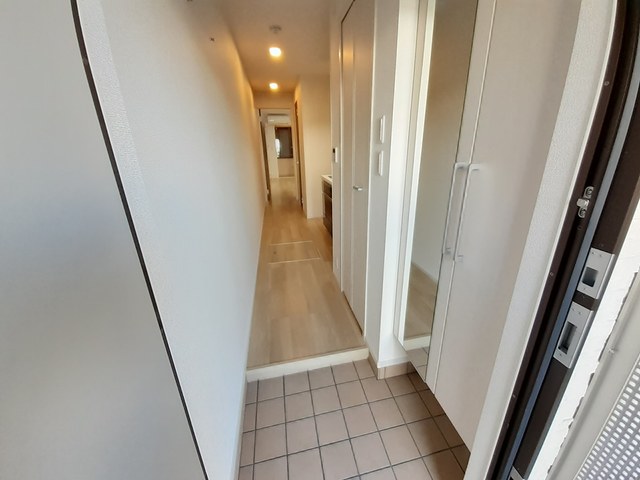 グランパレ稲野 玄関