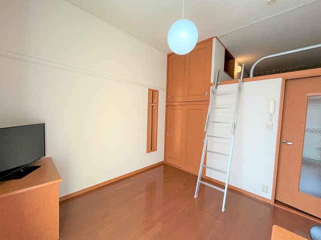 レオパレスふじ ベッドルーム