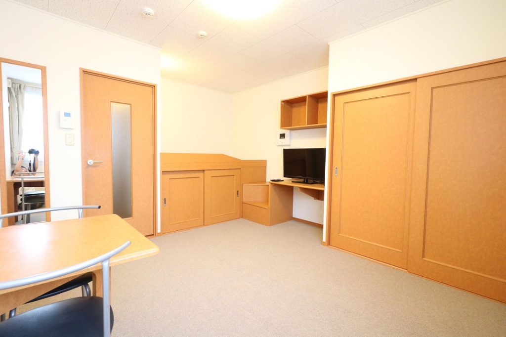 レオパレス月見橋 ベッドルーム