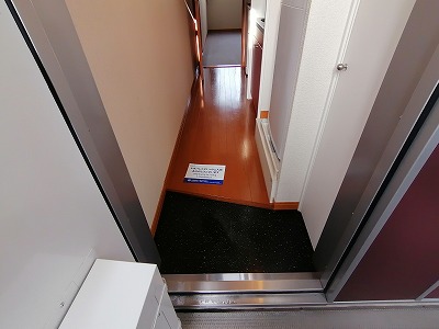 レオパレスグランプレジールⅢ 玄関