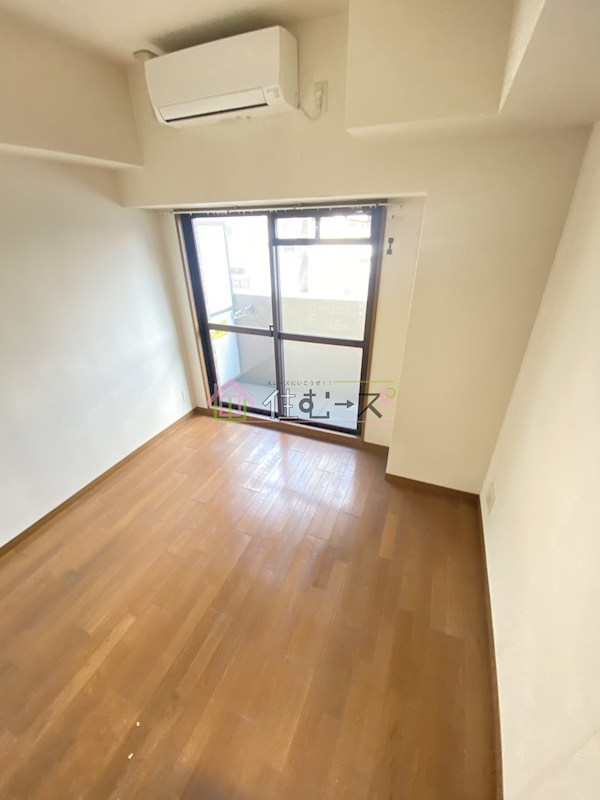 リーガル西長堀 ベッドルーム