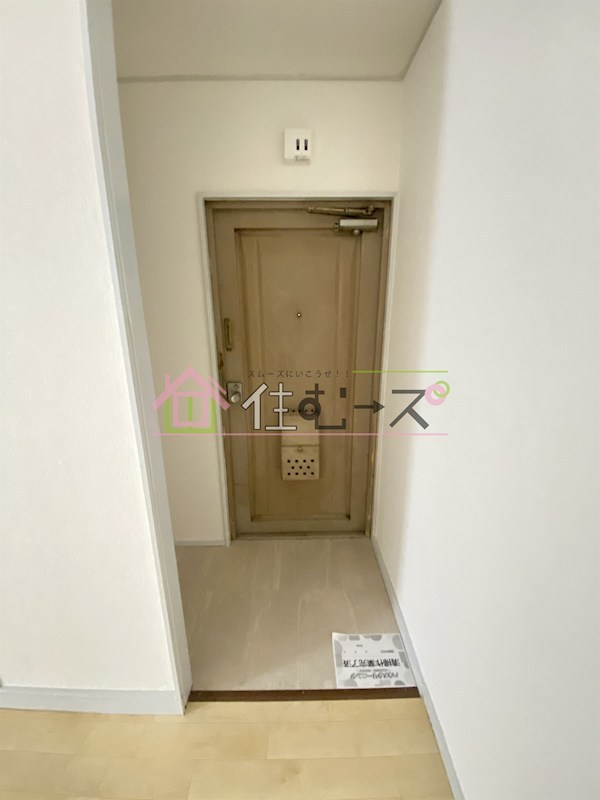 エイトビル江戸堀 玄関