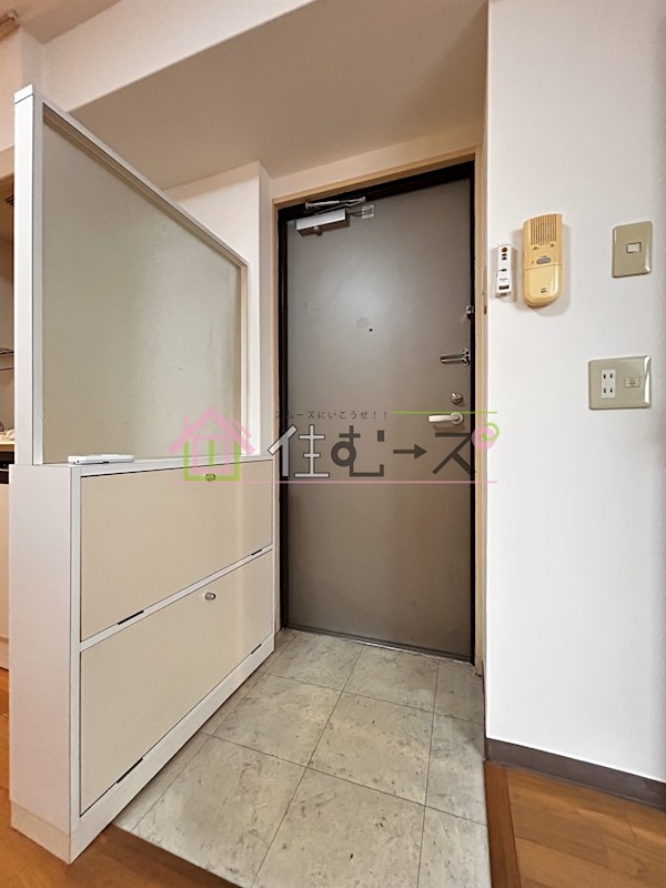 ステイタス難波 玄関