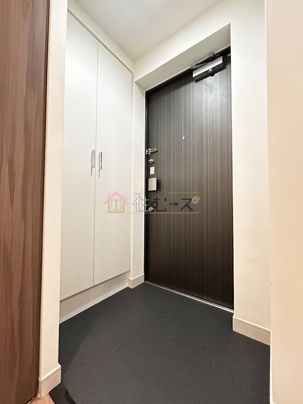 ララプレイス難波シエール 玄関