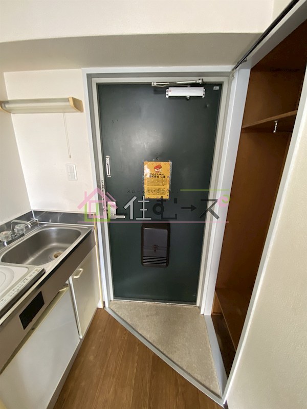 プレステア九条 玄関