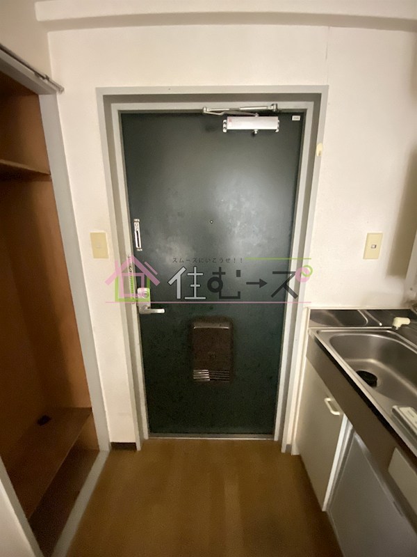 プレステア九条 玄関