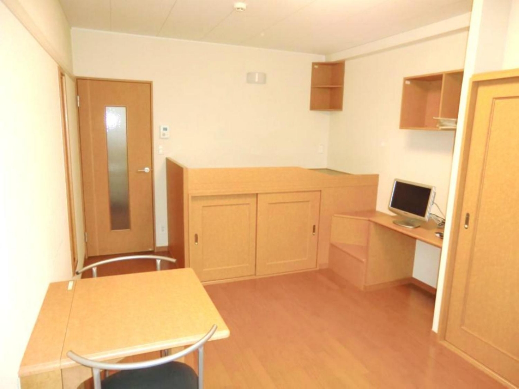 レオパレスサンシャイン松崎 リビング