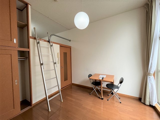 レオパレスマイス ベッドルーム