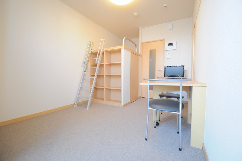 レオパレスプレステージ三津屋Ⅱ リビング