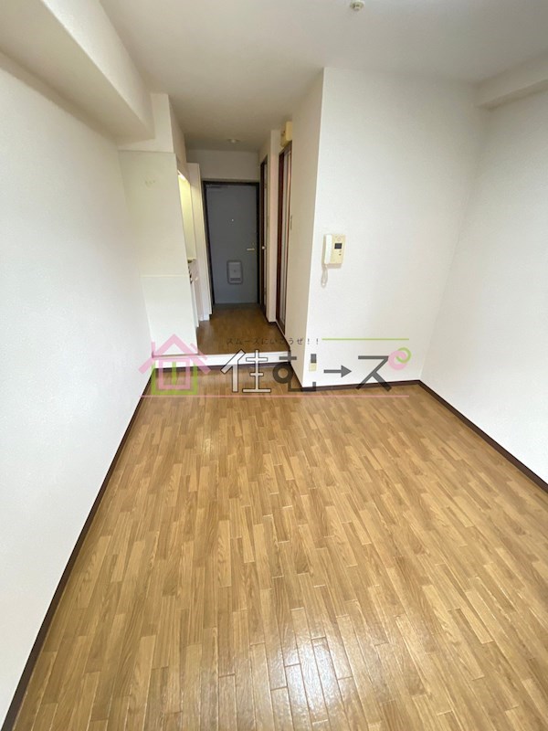 ドミール堺筋本町 リビング