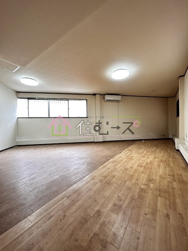 東淡路町1丁目戸建て ベッドルーム