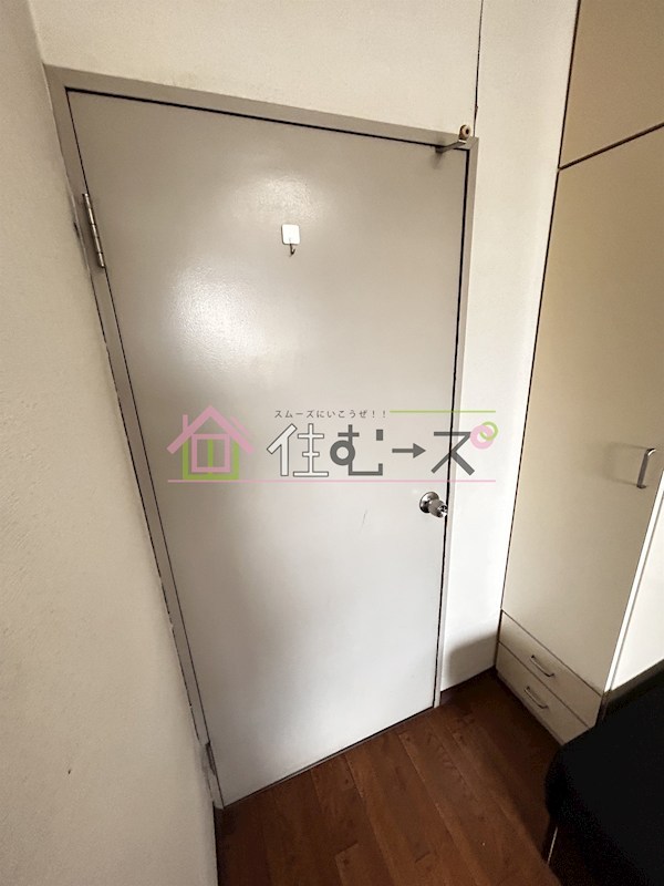 コミューズ新大阪 玄関