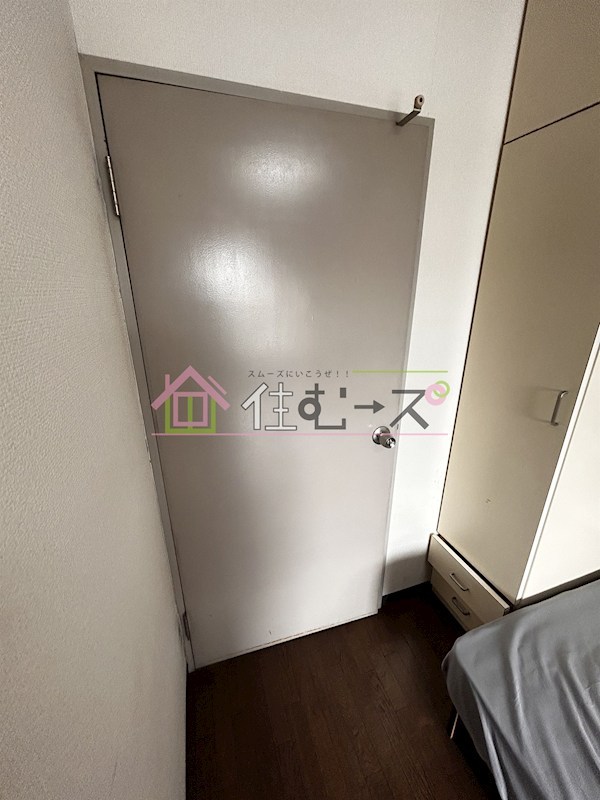 コミューズ新大阪 玄関