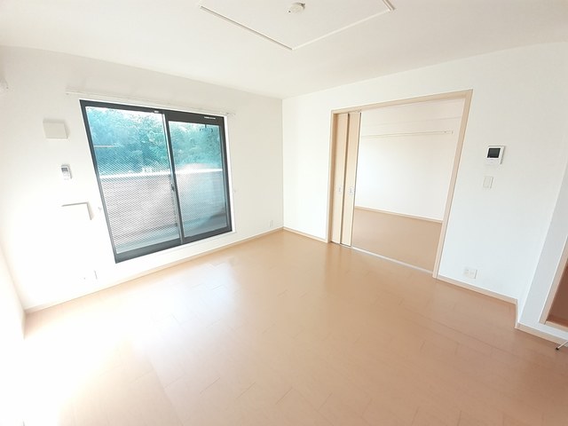 クリスタル・コート リビング