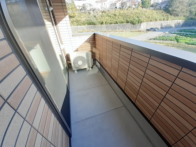 クリスタル・コート ベランダ