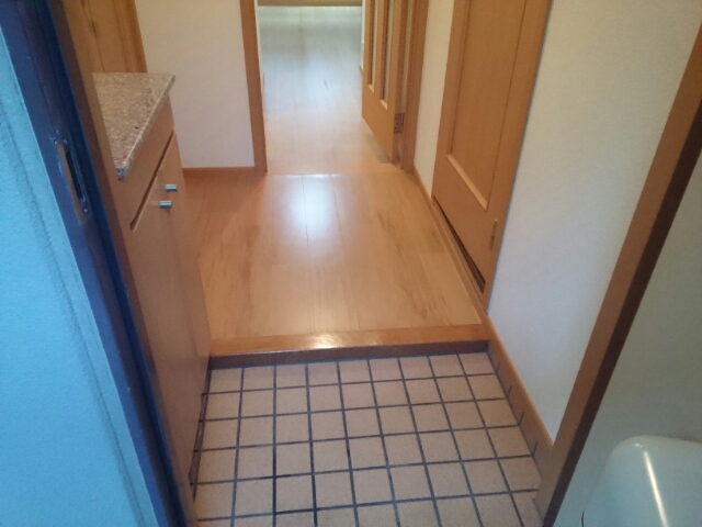 ジュネスＯ．Ｃ．Ｕ 玄関