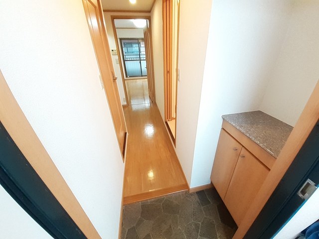 ＡＤＥＳＳＯ　（アデッソ） 玄関