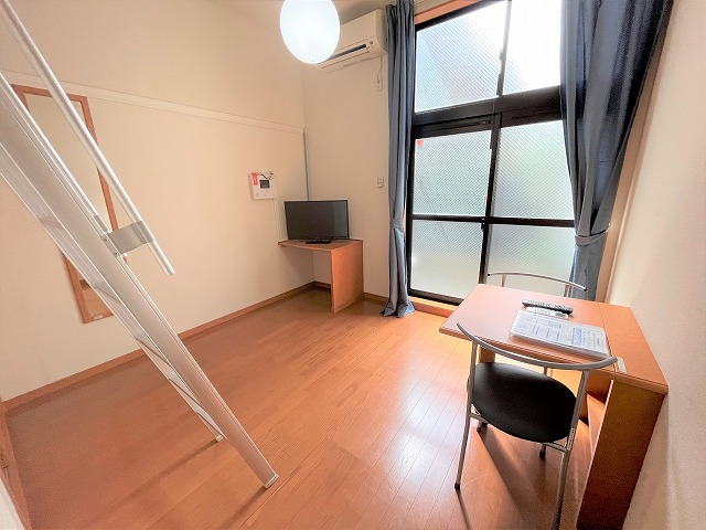 レオパレス国栄 リビング