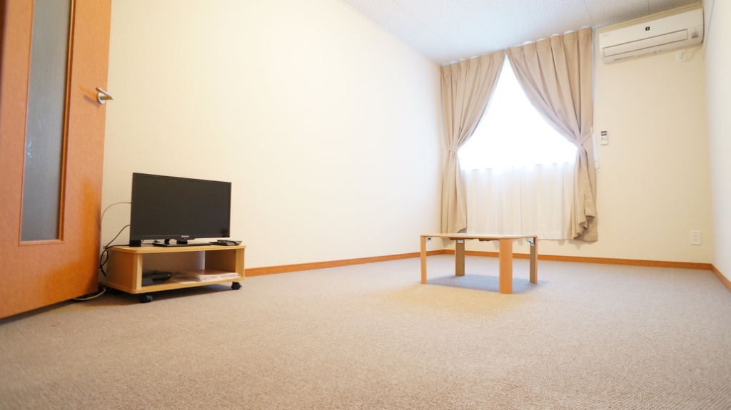 レオパレス安里 ベッドルーム