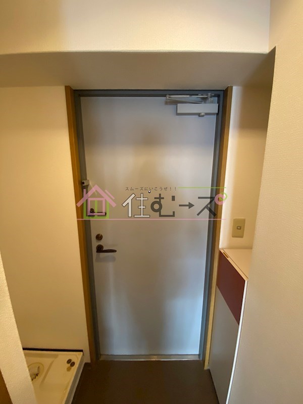 プレミアム本町 玄関