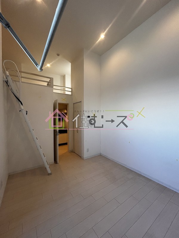 WISTERIA R&amp;amp;T リビング