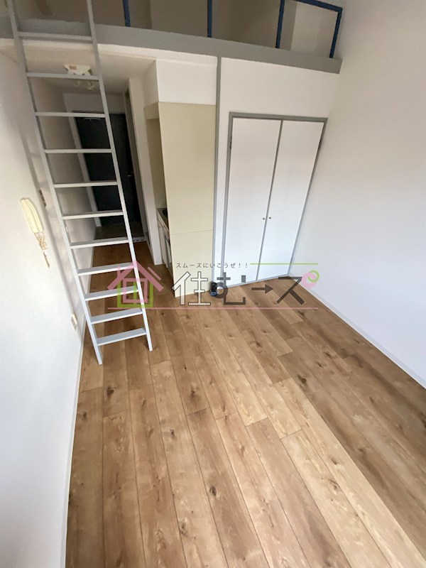 エンシンビル リビング