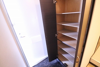 レオネクストＩＭＰＵＬⅥ 玄関