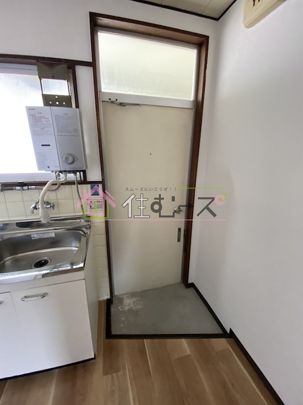 リバーウエスト緑橋 玄関