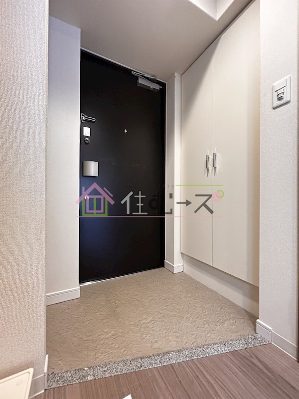 ララプレイス四天王寺前夕陽ヶ丘プルミエ 玄関