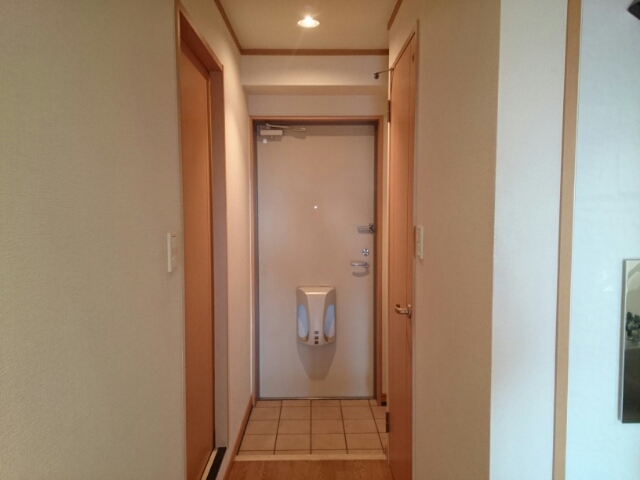 エテルノソ－レ 玄関