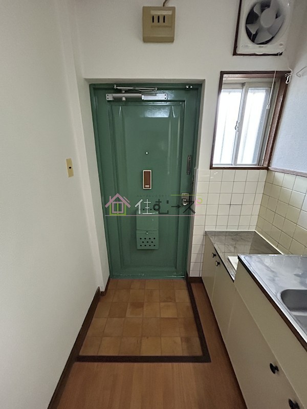 大平ハイツ 玄関