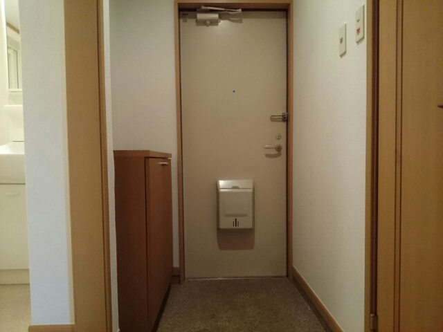 レーゲンボーゲン大美野 玄関