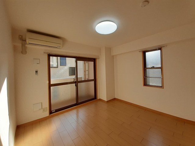 セイバリー仁川 リビング