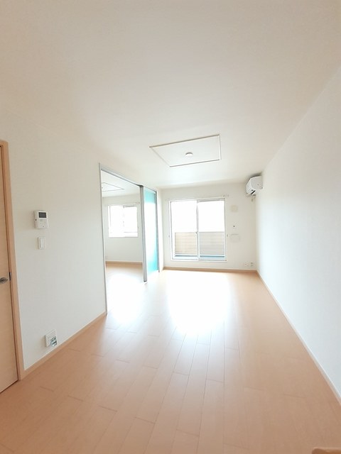 カ－サデル　フィオ－レ リビング