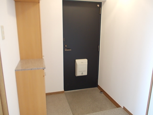 グランクオーレＩ番館 玄関