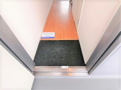 レオパレスＯｎｔｈｅｗｉｎｇ 玄関